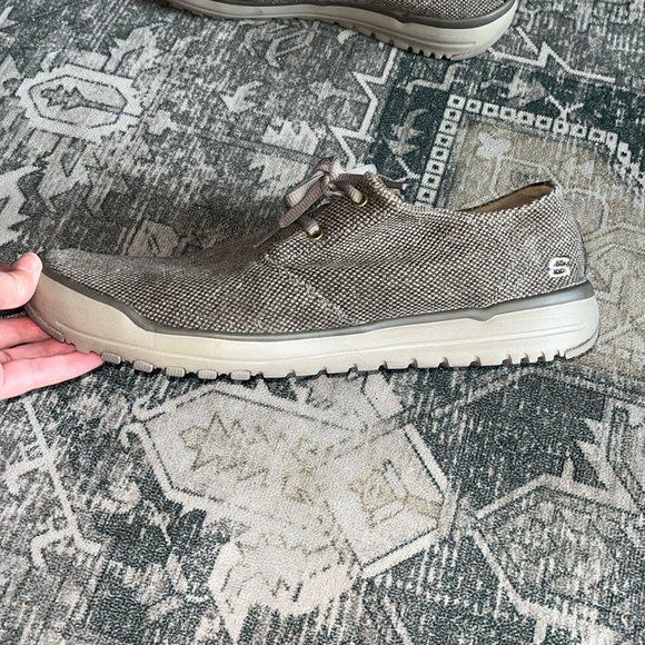 Skechers Men's Textured tan Sneakers size 12 - Picture 2 of 9